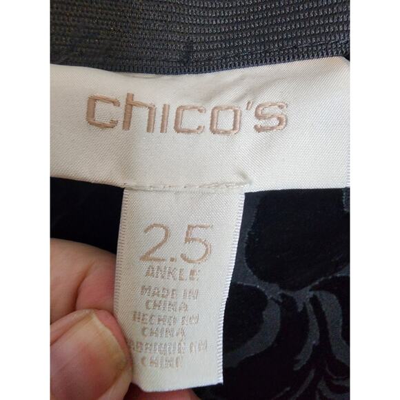 Chico's Flocked Damask Black Pants, Chico's Size 2.5/Large - Picture 4 of 5